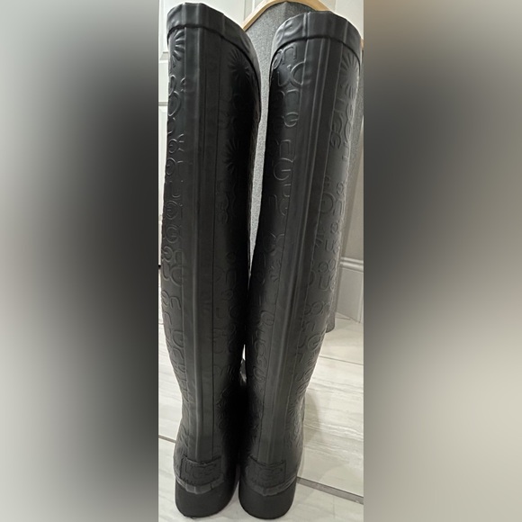 Uggs rain boots. Size 5. Black - Picture 5 of 10